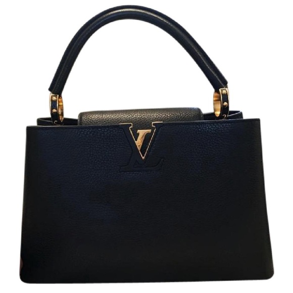 Louis Vuitton Handbags - Louis Vuitton Capucines MM 100% authentic